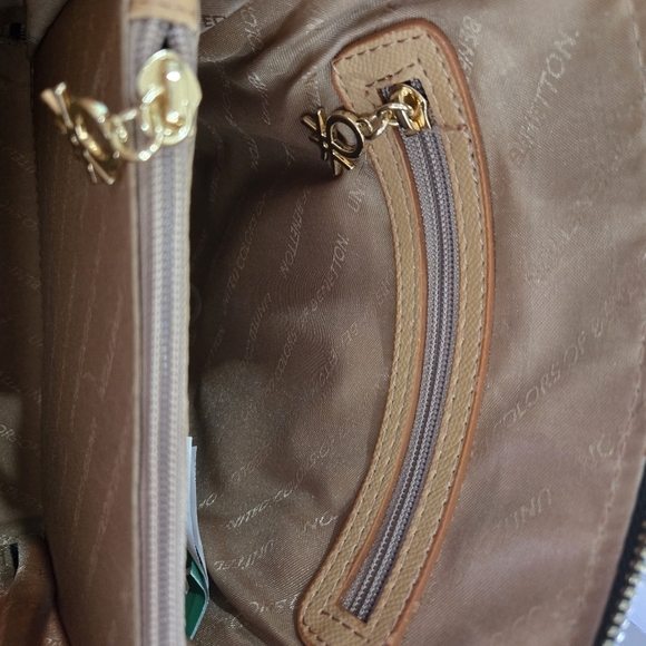 Benetton Purse - Picture 10 of 11